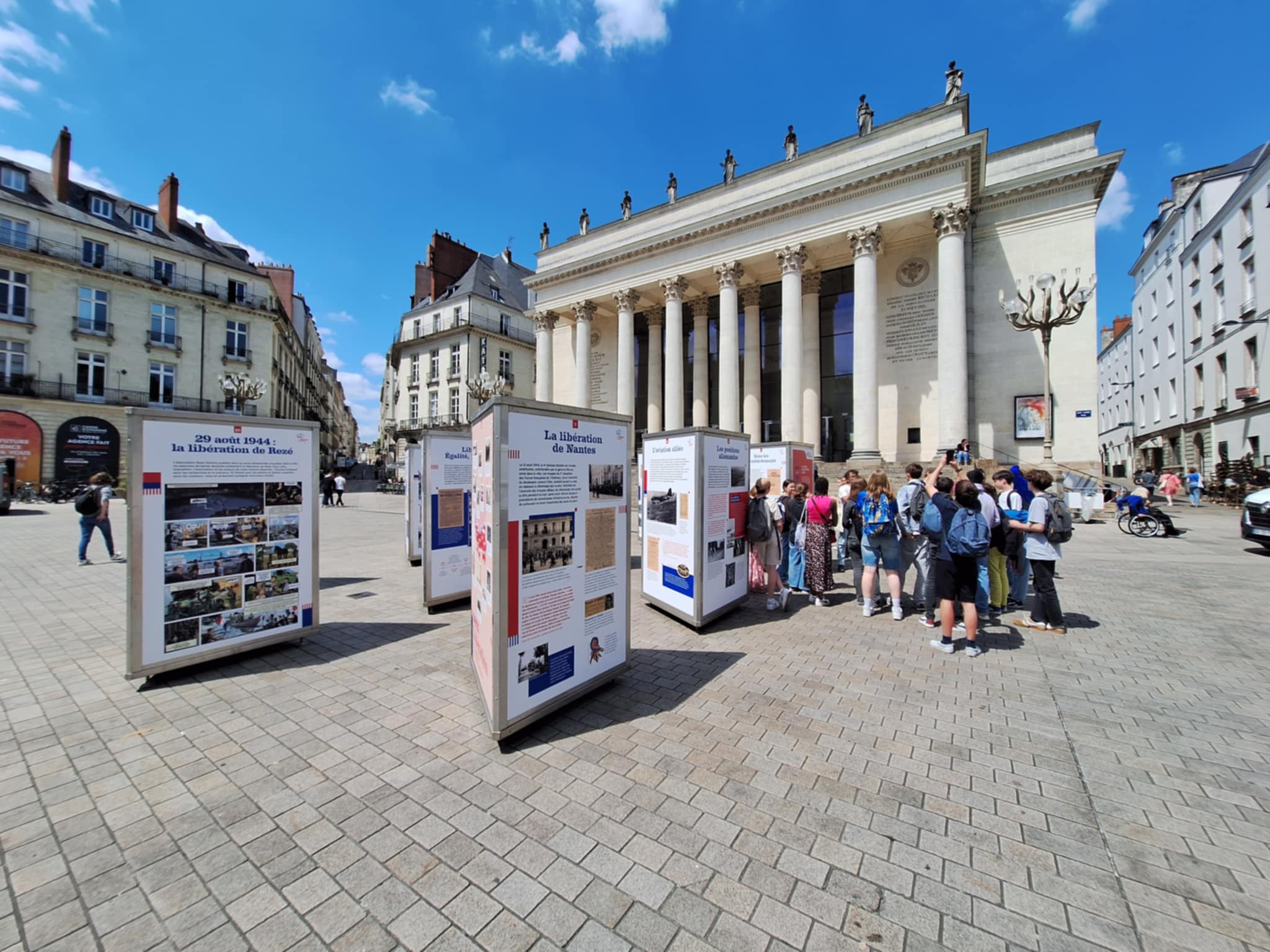 L’exposition « Libres ! 1944-1947 » place Gaslin en mai 2025