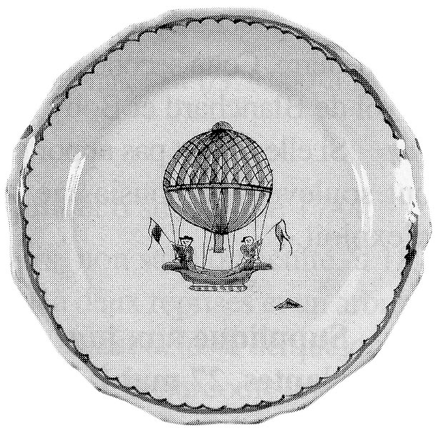 Assiette en faïence de Nevers qui représente le Suffren et ses deux passagers dans une nacelle en forme de gondole, fin du 18e siècle (BGin4°452)