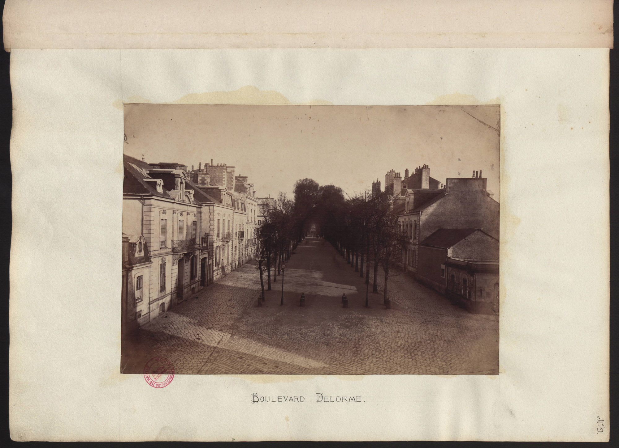 Extraits de l'atlas présentant les promenades et squares de la ville de Nantes (2F23)