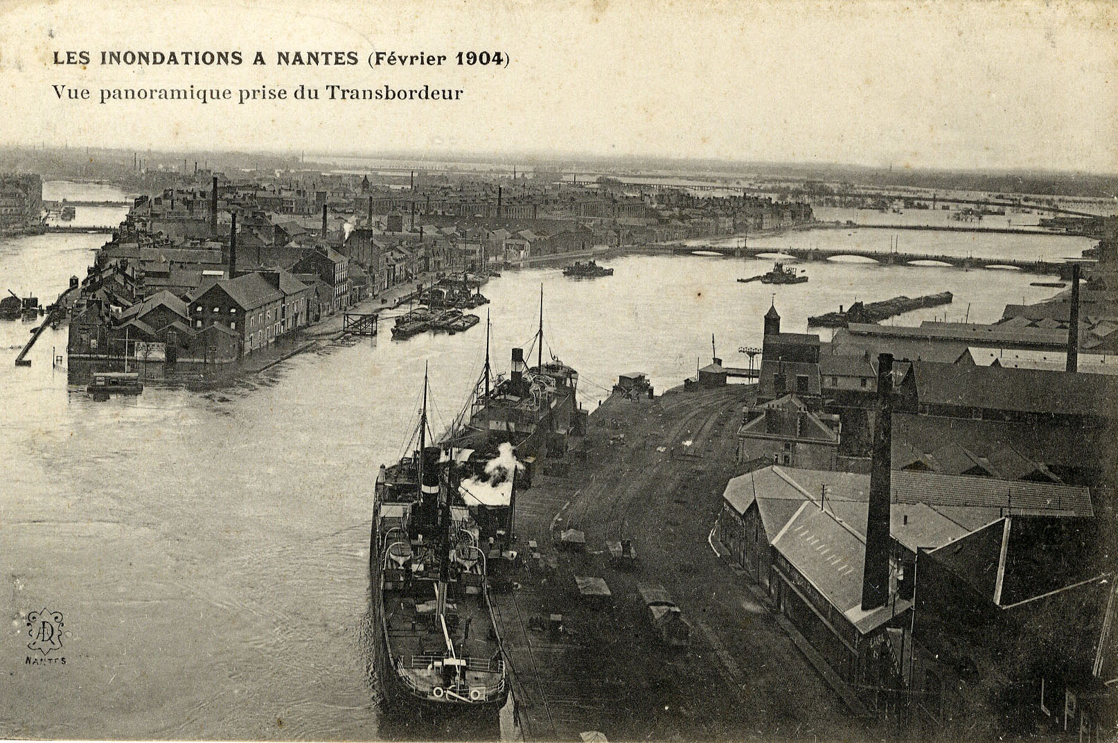 Vue panoramique de Nantes prise du pont transbordeur (9Fi1170)