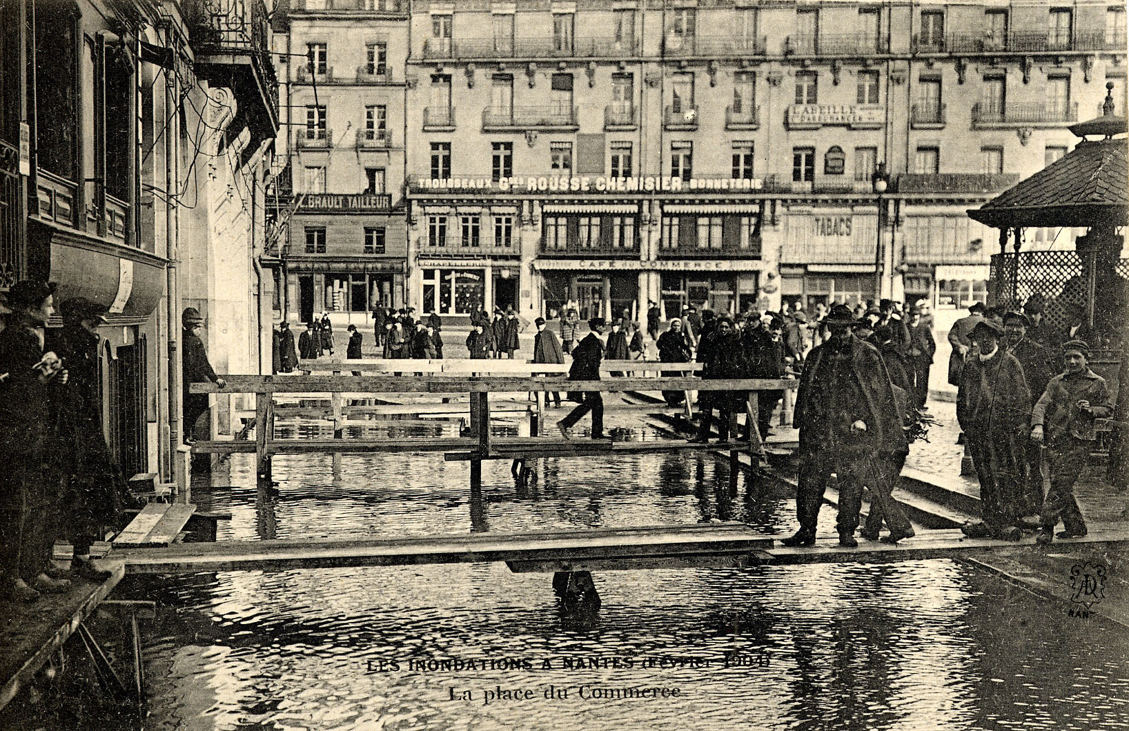 La place du Commerce (9Fi1621)