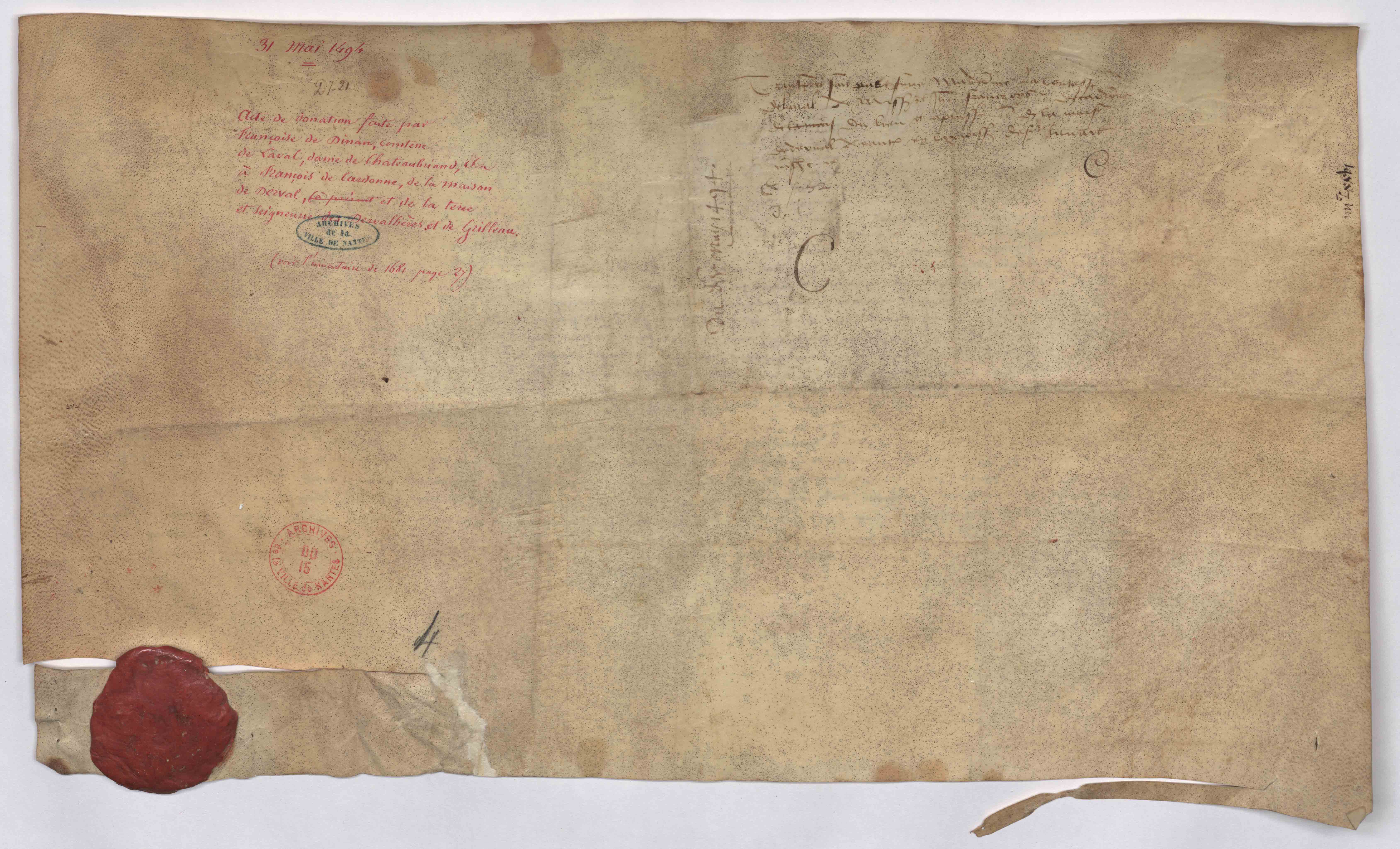 Parchemin de la donation de l'hôtel de Derval par Françoise de Dinan à Jean-François de Cardonne, avec sceau de la comtesse de Laval (DD15/4 verso)