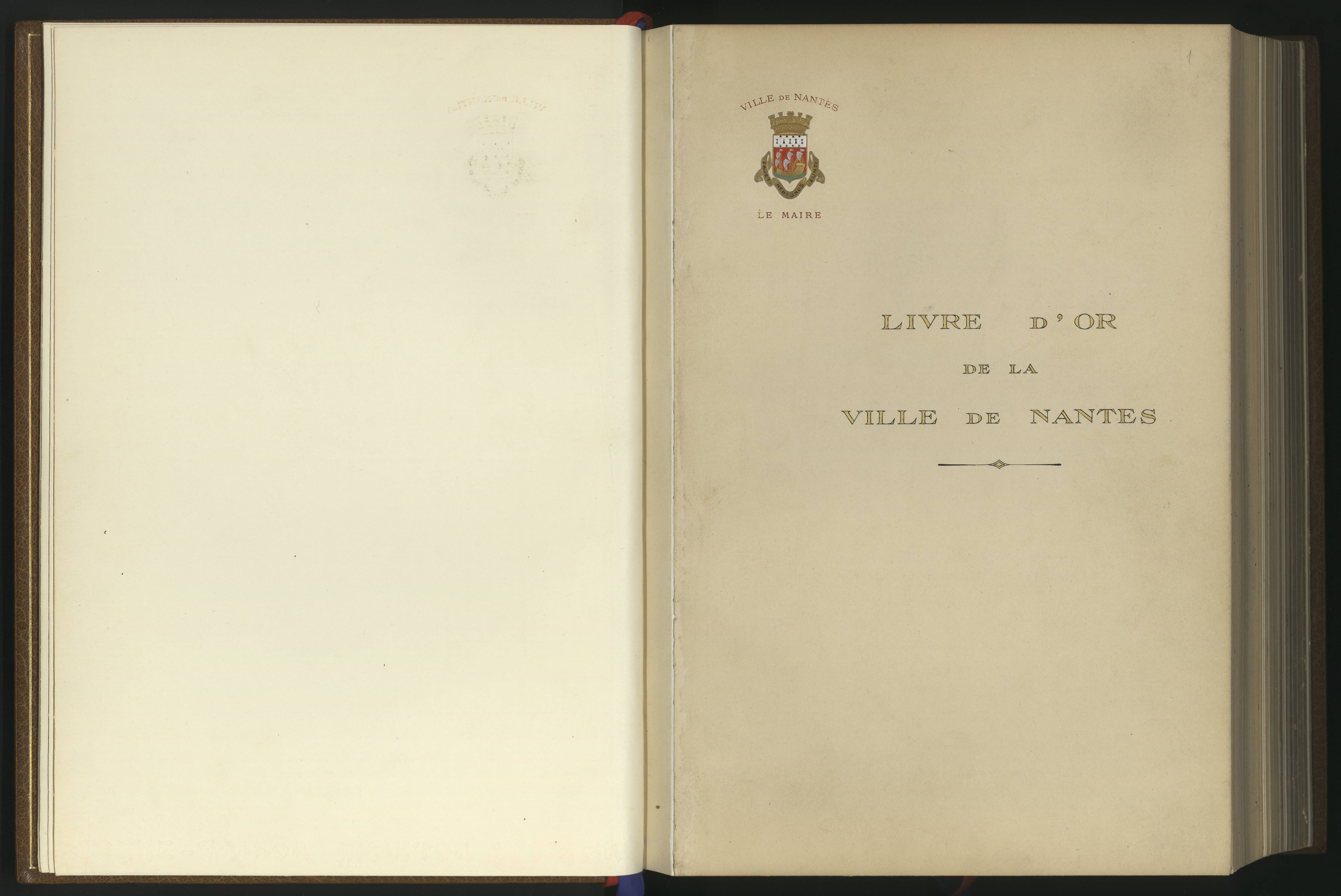 Page de garde du Livre d'or de la Ville de Nantes 1922-1989 (1597W)