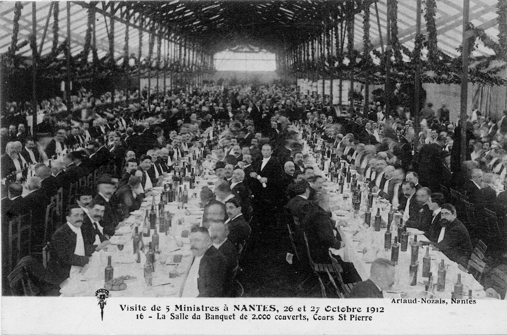 Banquet organisé en l'honneur du président du Conseil et des ministres le 27 octobre, cours Saint-Pierre (9Fi1922)