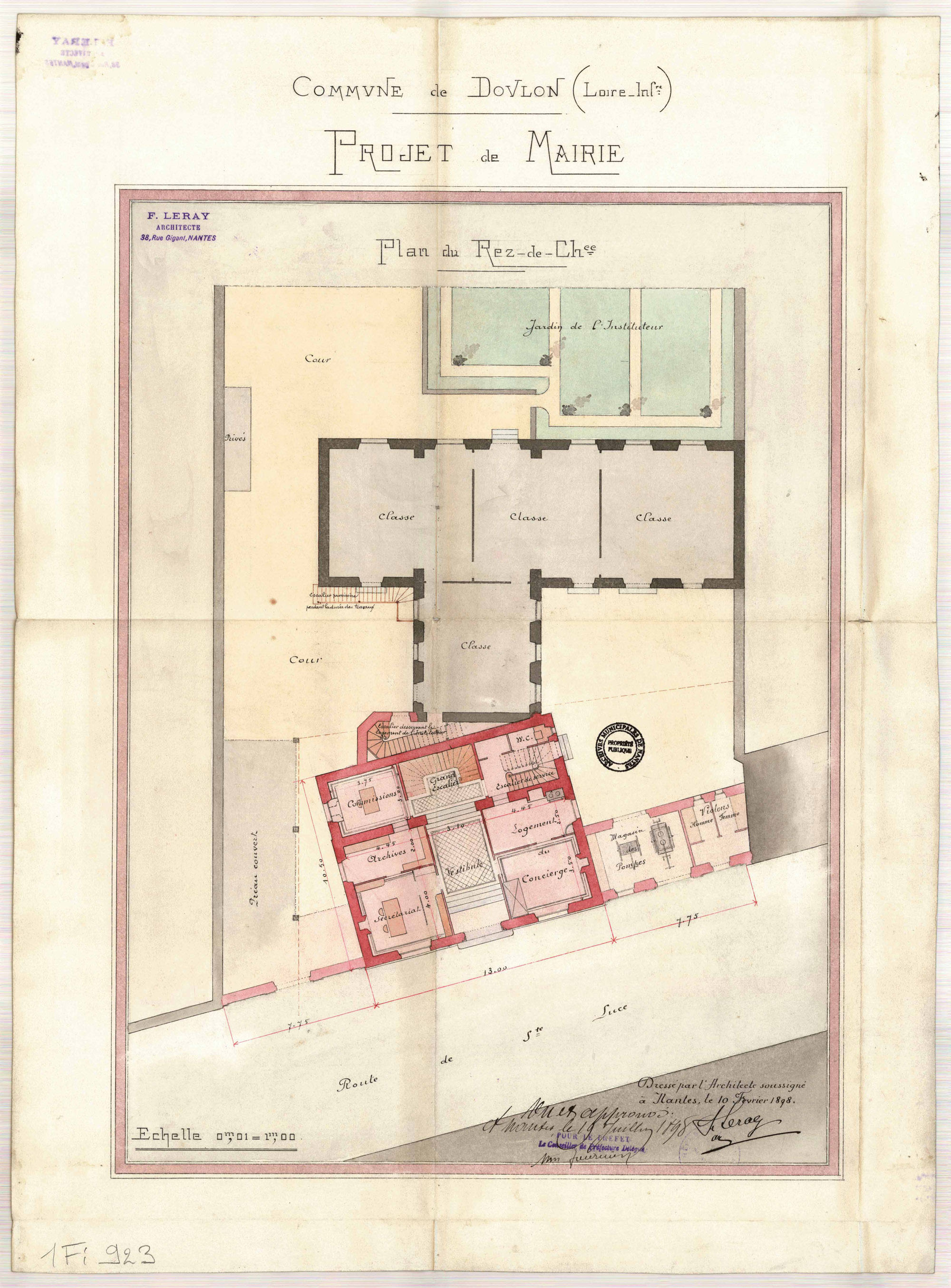 Plan du rez-de-chaussée de la mairie, du magasin des pompes, des violons et de l'école communale et jardin de l'instituteur. On peut y repérer le local réservé aux archives (1Fi923)