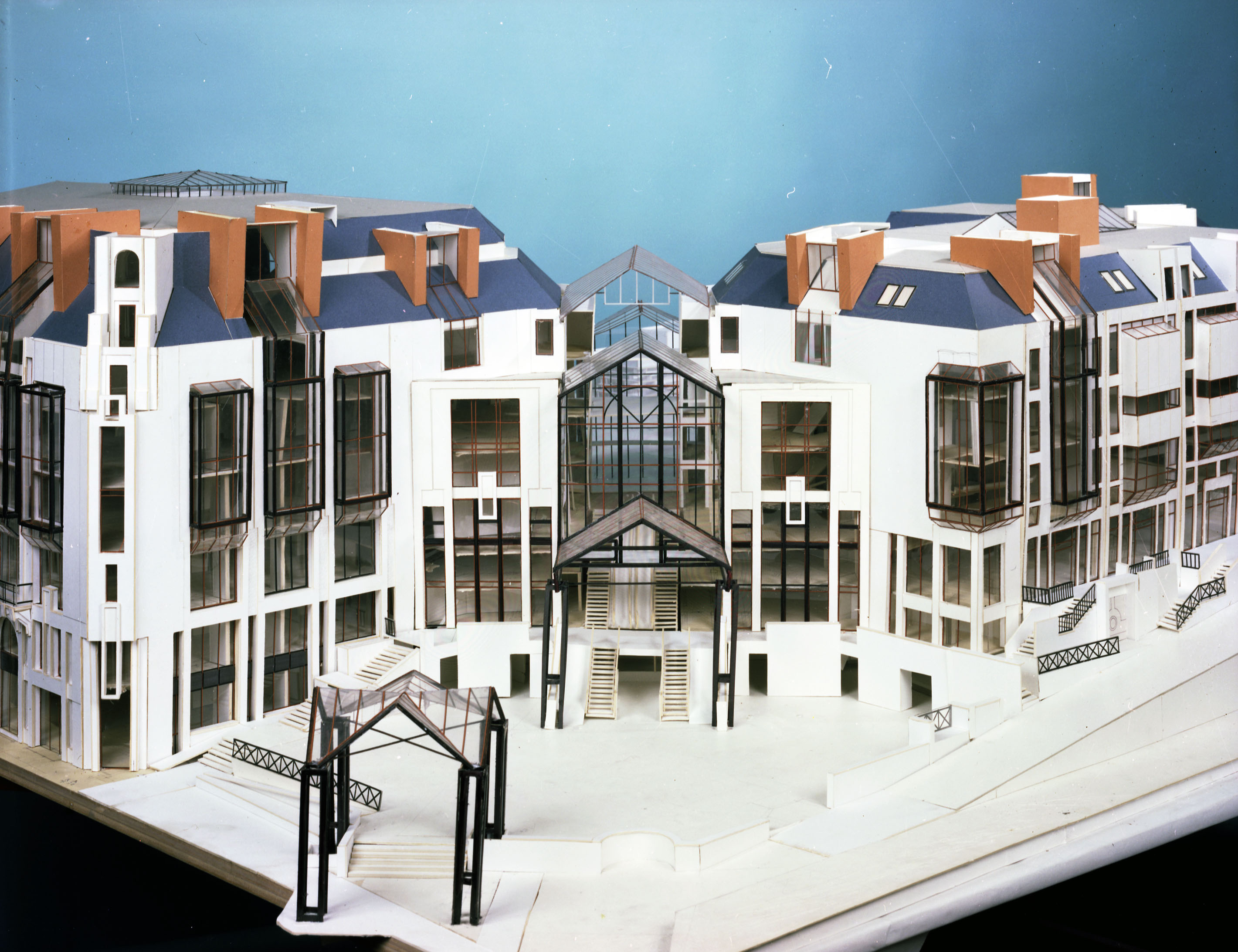Maquette de la médiathèque Jacques-Demy ouverte au public en 1985 (20Fi3531)