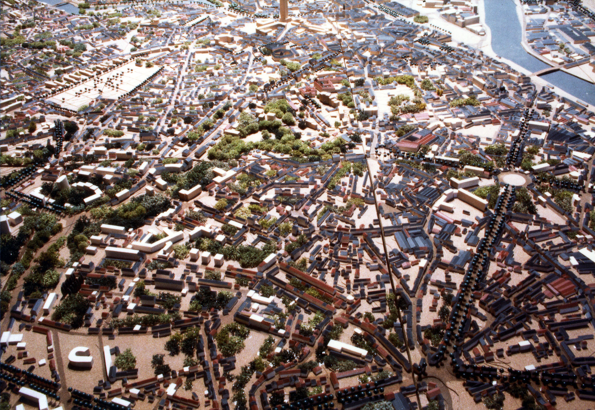 Maquette de la ville de Nantes faite dans les années 1980 (21Fi246)