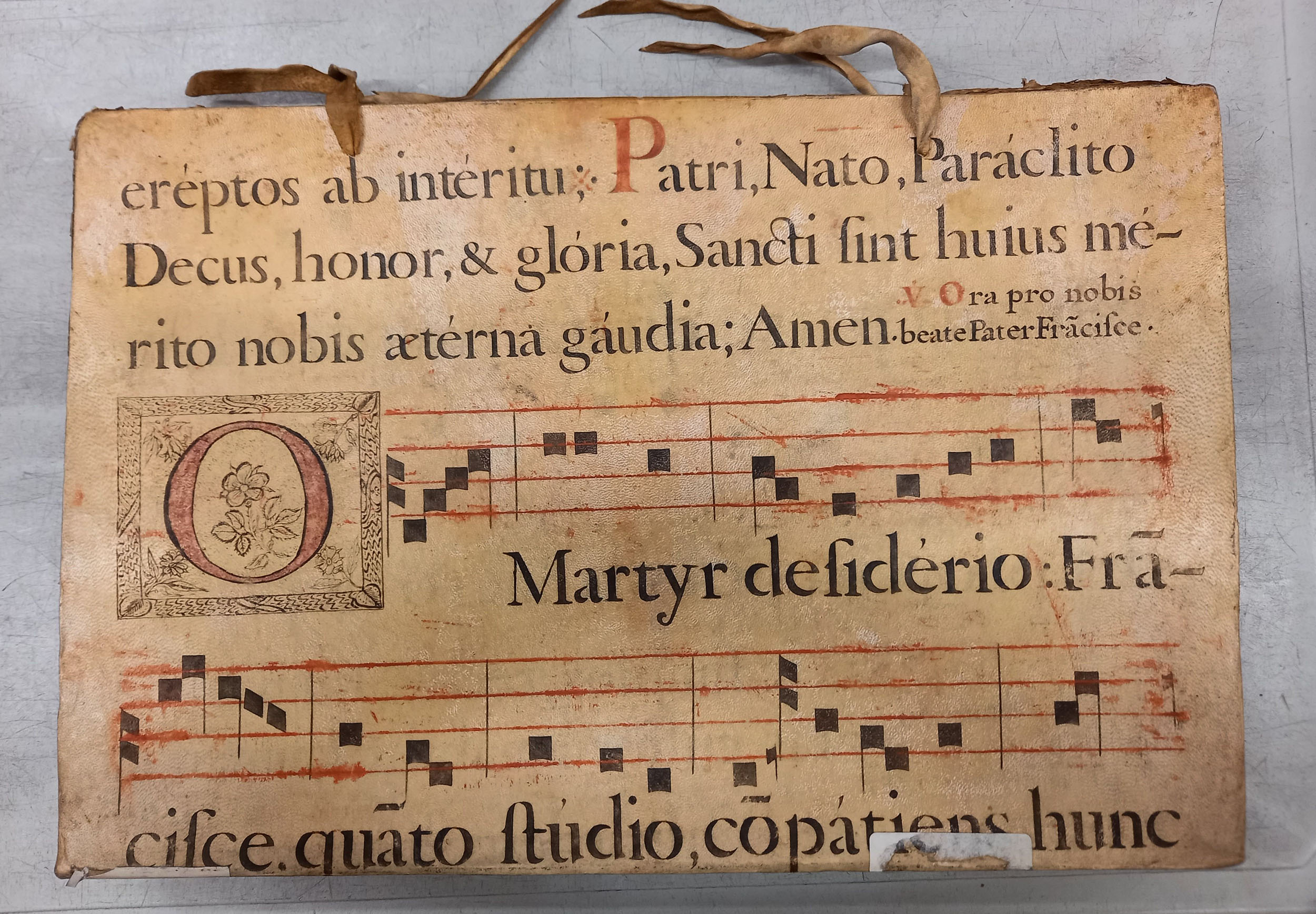 Verso de la reliure en parchemin du registre des matrices mobilières de 1792 à 1794 (1G113)