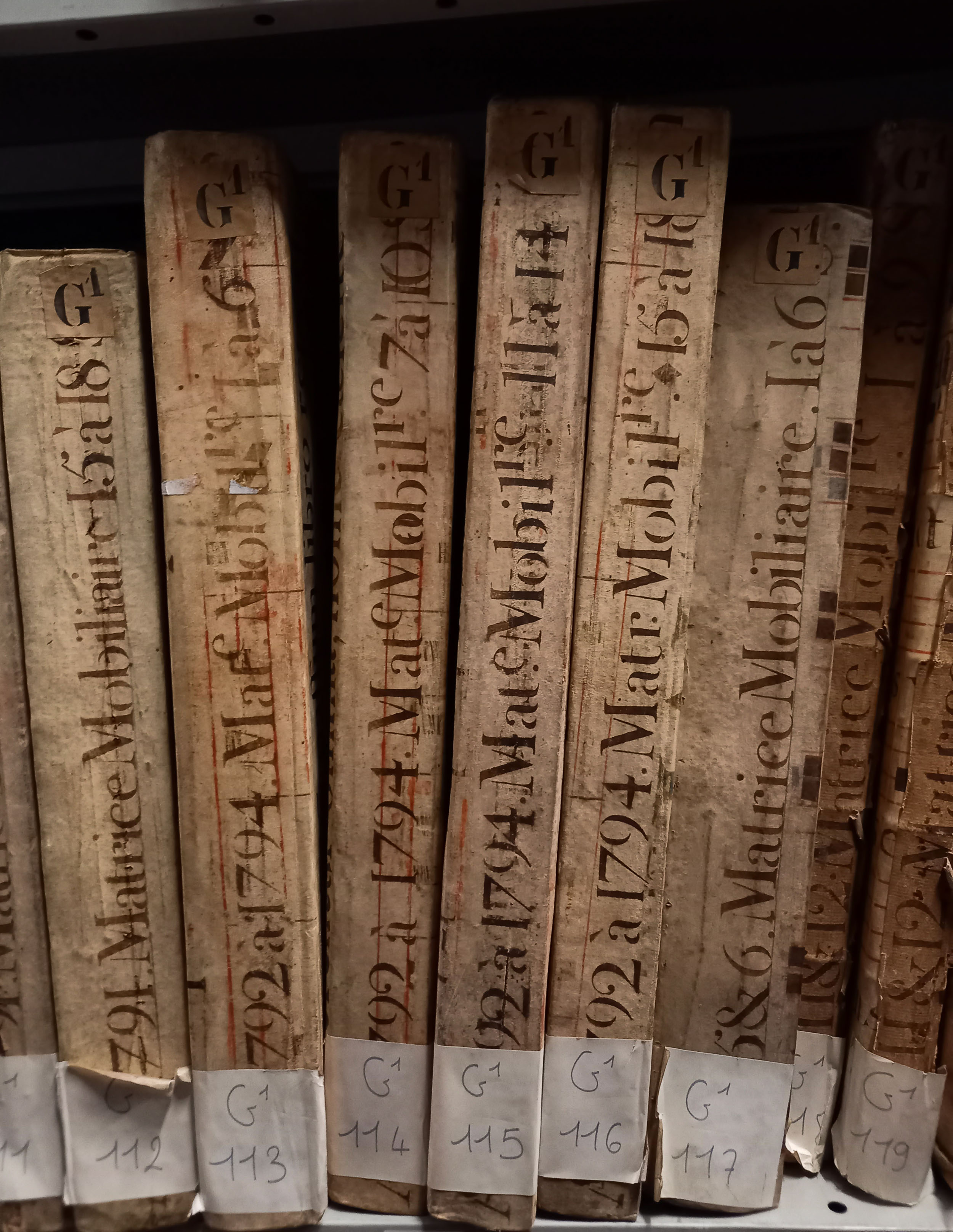 Dos des registres de contributions mobilières, cotés en séries 1G