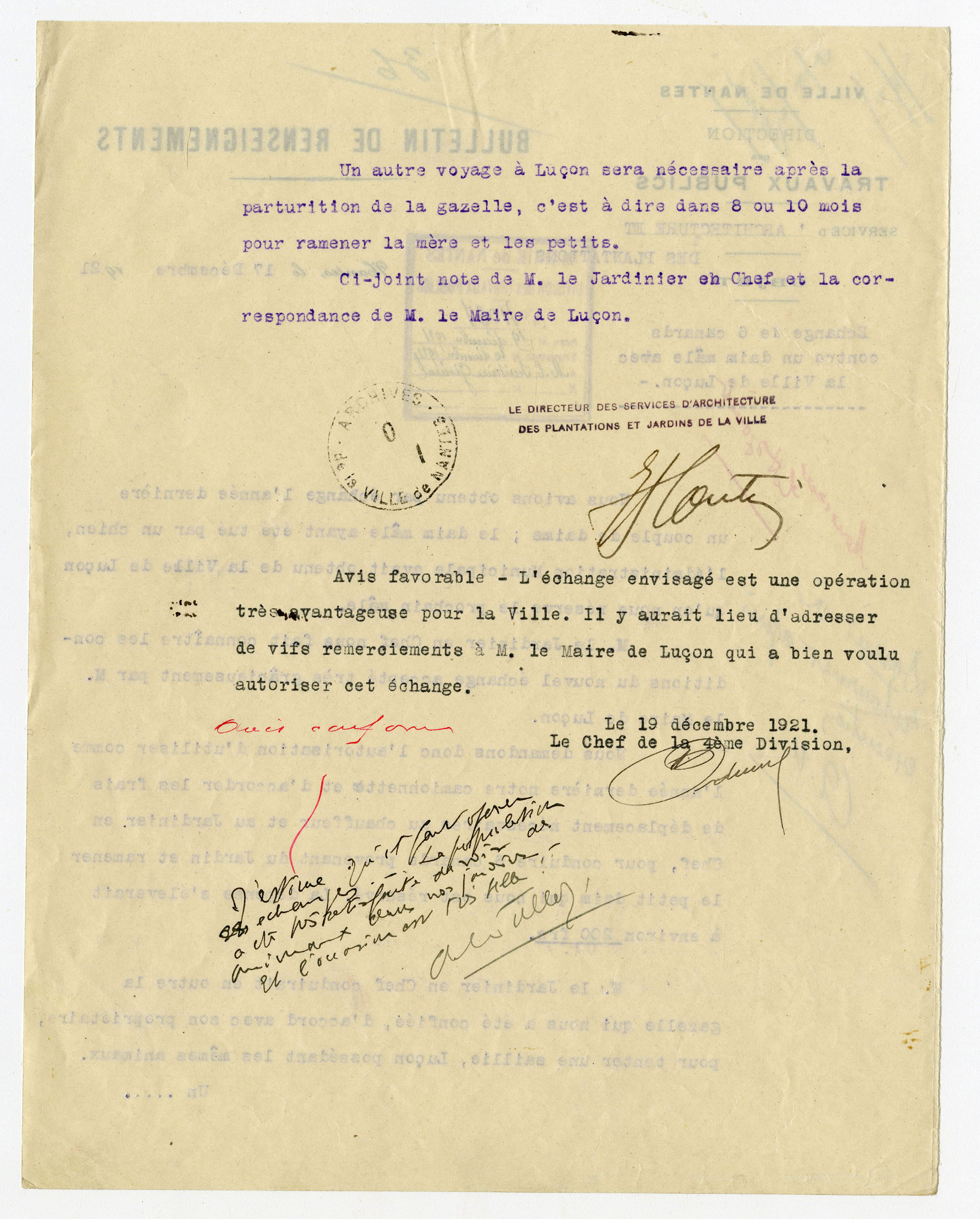 On pense ainsi y reconnaître la signature d’Henri de la Tullaye en bas de la dernière page. Conseiller municipal de droite, il sera quelques années plus tard chef de la ligue d’extrême-droite des Jeunesses Patriotes et participera au scandale de la statue de la Délivrance (1O16149)