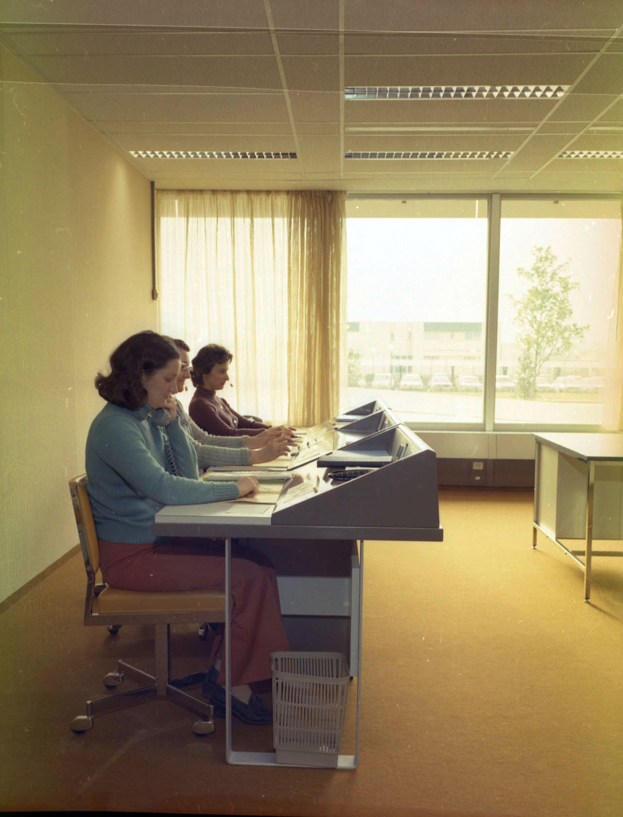 Intérieur de l'immeuble de la Société Générale rue du champ de Tir, 1976. © fonds Champenois, Archives de Nantes 