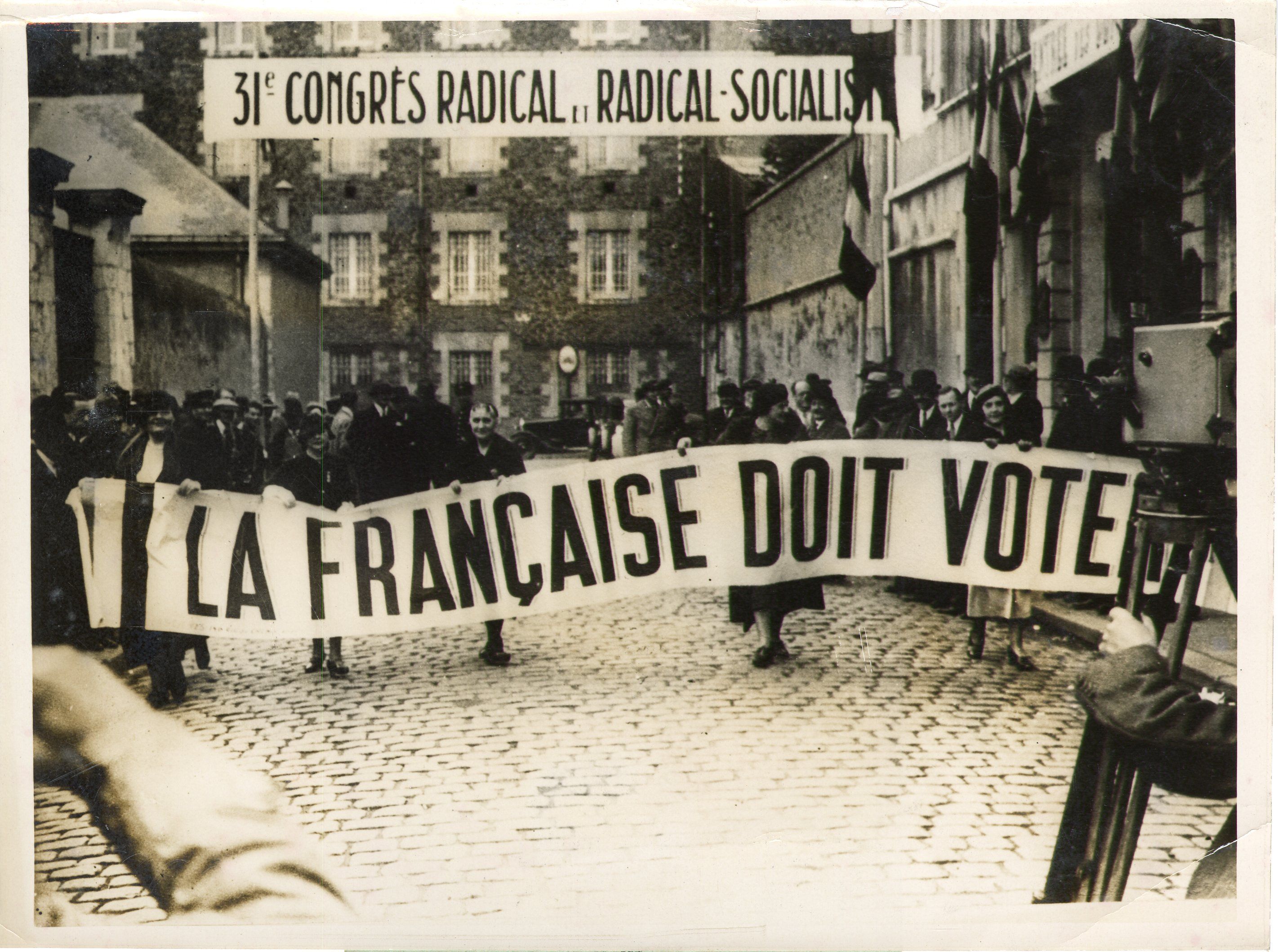 Manifestation féministe en octobre 1934 à Nantes, 26Fi322. (c) Archives de Nantes 